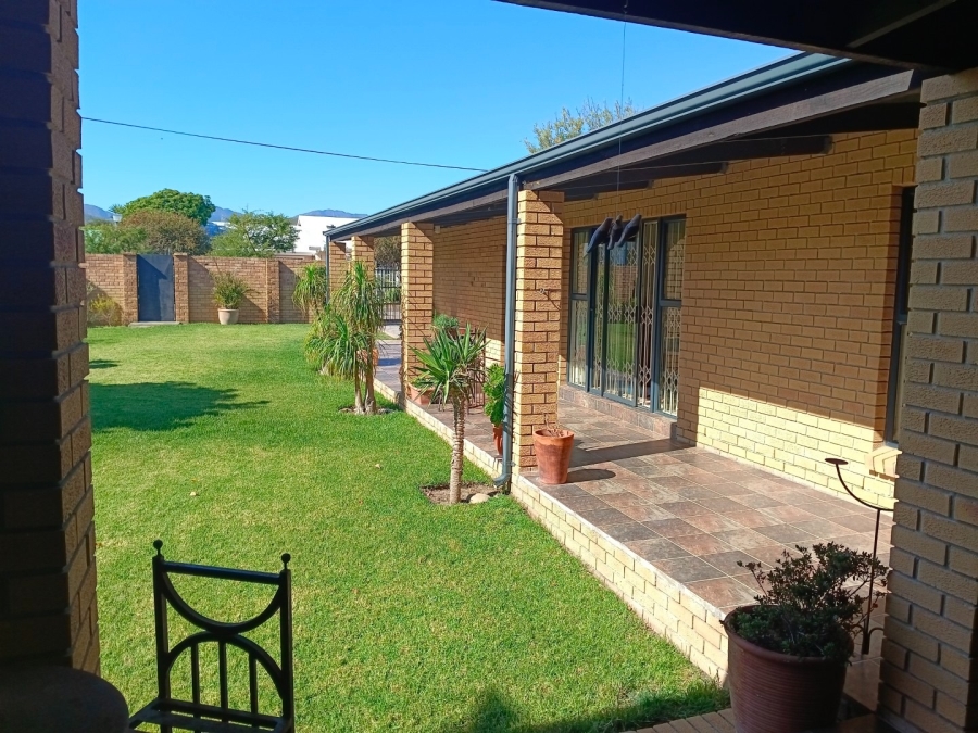 3 Bedroom Property for Sale in Sandbaai Western Cape